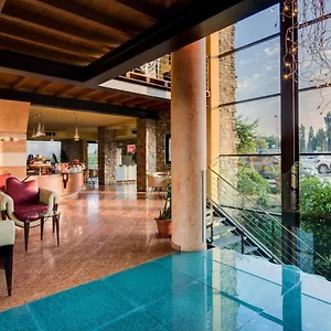 art-hotel-aeroporto.italymilanhotels.net/
